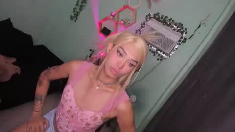 Snapshot of asiancummer_bry69 chatting on November 14, 12:20 am Bry online show from November 14, 12:20 am