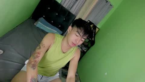 Snapshot of asiancummer_bry69 chatting on March 18, 12:36 am Bry online show from March 18, 12:36 am