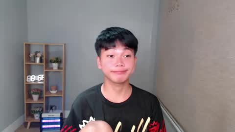   online show from December 4, 12:03 pm