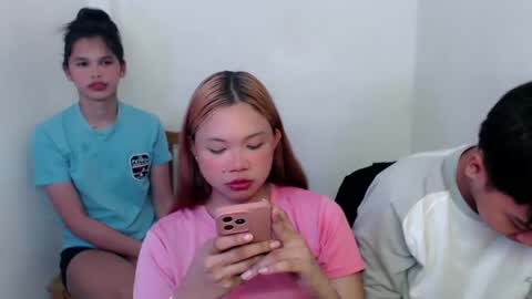   online show from February 3, 11:20 am