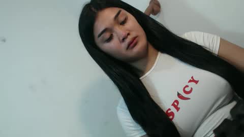 Snapshot of asiangirl_rhian chatting on September 11, 1:28 am goddes rhian online show from September 11, 1:28 am