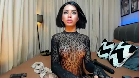 Snapshot of asianhugecockcindy chatting on December 21, 3:09 pm asianhugecockcindy online show from December 21, 3:09 pm