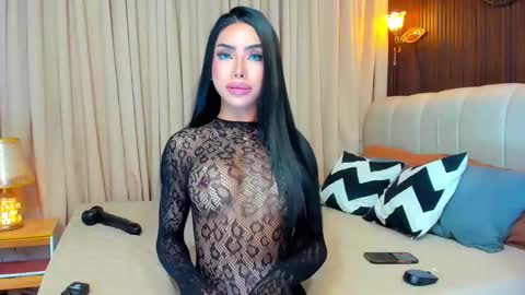 Snapshot of asianhugecockcindy chatting on January 15, 5:37 pm asianhugecockcindy online show from January 15, 5:37 pm