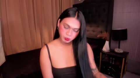 Snapshot of asianhugecockjulia1 chatting on February 19, 1:34 am JULIA online show from February 19, 1:34 am