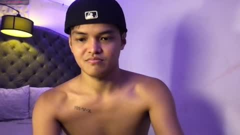 VICTORIA SCOTT online show from April 22, 2:51 pm