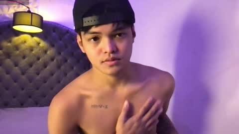 VICTORIA SCOTT online show from April 26, 12:14 pm