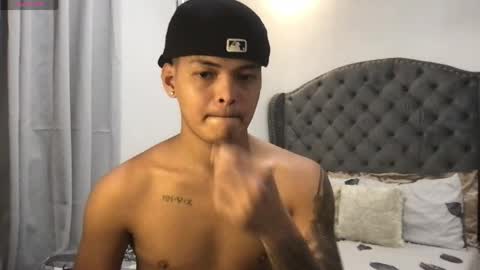 VICTORIA SCOTT online show from June 1, 11:56 am