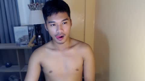 asianhunk_jamesx online show from October 13, 2:55 am