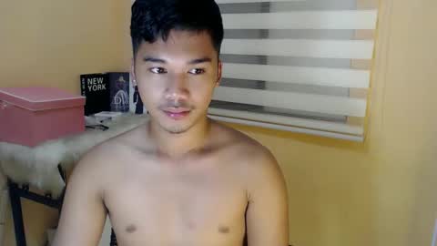 asianhunk_jamesx online show from January 8, 6:16 am