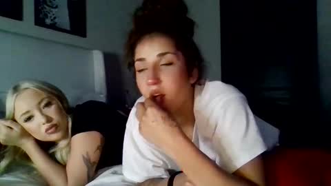 Snapshot of asianicolee chatting on May 5, 5:48 am asianicolee online show from May 5, 5:48 am