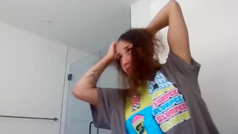 Snapshot of asianicolee chatting on May 10, 1:22 am asianicolee online show from May 10, 1:22 am