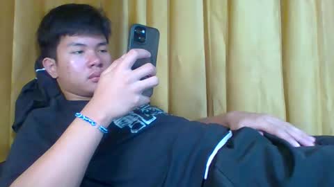 Snapshot of asianjay_hunks chatting on February 18, 2:18 am asianjay_hunks online show from February 18, 2:18 am
