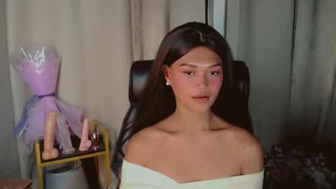 Snapshot of asiankianna chatting on April 19, 11:42 am Kianna online show from April 19, 11:42 am