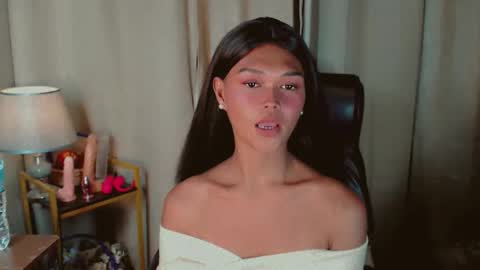 Snapshot of asiankianna chatting on May 17, 10:22 am Kianna online show from May 17, 10:22 am
