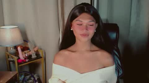 Snapshot of asiankianna chatting on May 18, 11:27 am Kianna online show from May 18, 11:27 am