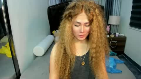 Snapshot of asiannaughtyerika chatting on March 1, 6:35 am ERIKA 3 online show from March 1, 6:35 am