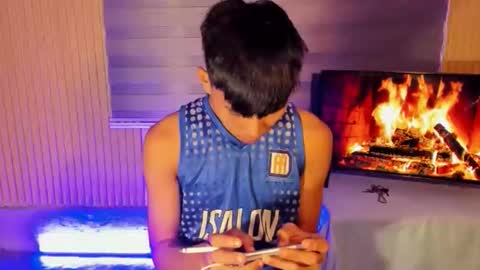 mark online show from December 5, 8:38 pm