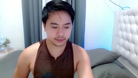 Snapshot of asianroy_x chatting on December 19, 6:12 pm Roy online show from December 19, 6:12 pm