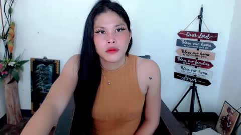 Snapshot of asiansexy_bitch chatting on November 1, 1:51 am lucy gwapa online show from November 1, 1:51 am