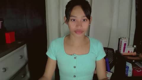 kisses online show from February 21, 9:43 am