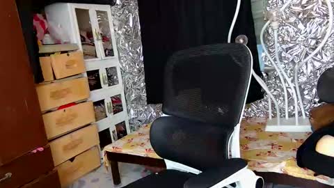 Snapshot of asiantsugar4u chatting on December 3, 11:08 am Trish online show from December 3, 11:08 am