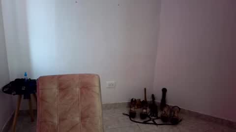 Snapshot of asiri_smith chatting on June 16, 4:42 pm Asiri online show from June 16, 4:42 pm