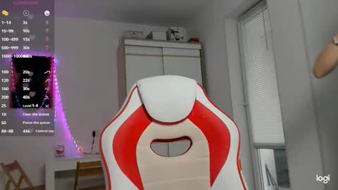 Snapshot of askcaroline chatting on March 9, 1:15 pm Caroline online show from March 9, 1:15 pm