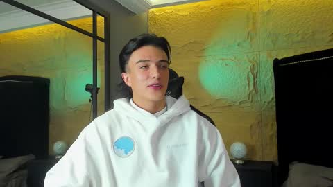 Snapshot of aslanfox_ chatting on January 12, 3:56 am Aslan online show from January 12, 3:56 am