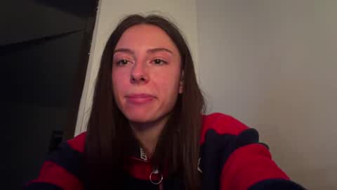 Snapshot of asleyfabello chatting on July 24, 2:31 am Monica online show from July 24, 2:31 am