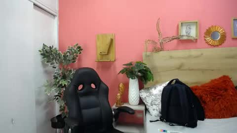 ASLY online show from April 14, 9:48 am