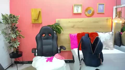 Snapshot of aslyhernandez chatting on May 11, 9:59 am ASLY online show from May 11, 9:59 am