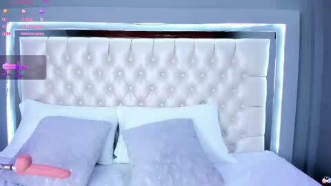 A S L Y   S A N D E R online show from October 2, 4:30 am