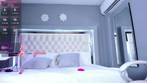 A S L Y   S A N D E R online show from October 31, 4:35 am