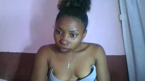 Snapshot of asmiraa chatting on November 28, 3:47 pm asmiraa online show from November 28, 3:47 pm