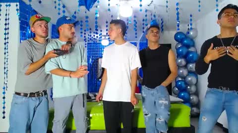 THOMAS AND DAMIAND online show from February 6, 12:22 am