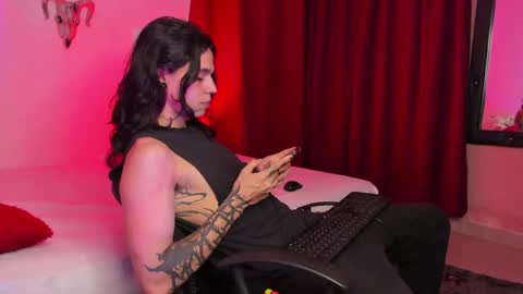 Snapshot of asmodeuszz chatting on February 21, 7:34 am asmodeuszz online show from February 21, 7:34 am