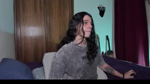 Snapshot of asmodeuszz chatting on October 16, 4:02 am asmodeuszz online show from October 16, 4:02 am