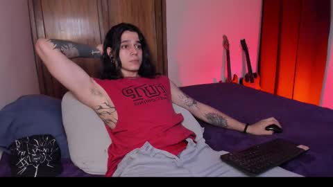 Snapshot of asmodeuszz chatting on October 18, 12:57 am asmodeuszz online show from October 18, 12:57 am