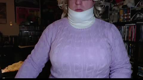 Aspen Vale online show from December 2, 10:45 pm