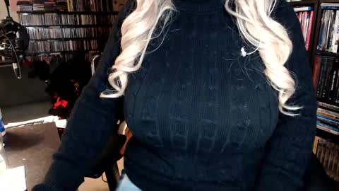 Aspen Vale online show from November 9, 9:24 pm