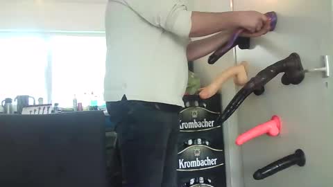 sissyslut online show from March 9, 8:29 am