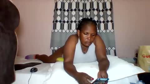 Snapshot of assqueen4 chatting on November 11, 6:08 pm FLORAH DANIEL online show from November 11, 6:08 pm