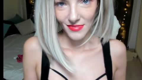 Snapshot of asteris_stella chatting on October 16, 9:49 pm Asteris online show from October 16, 9:49 pm