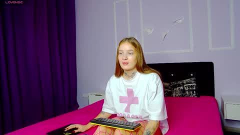 asti_glow online show from September 26, 2:37 am