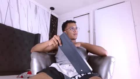 Snapshot of aston_vera chatting on November 25, 2:00 am Aston online show from November 25, 2:00 am