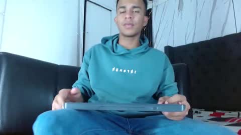 Snapshot of aston_vera chatting on January 7, 4:48 am Aston online show from January 7, 4:48 am