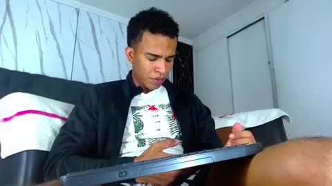 Snapshot of aston_vera chatting on February 11, 3:11 am Aston online show from February 11, 3:11 am