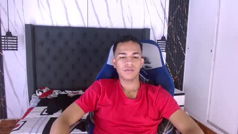 Snapshot of aston_vera chatting on February 19, 5:03 am Aston online show from February 19, 5:03 am