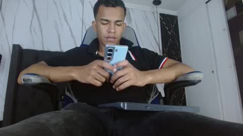 Snapshot of aston_vera chatting on February 20, 4:53 am Aston online show from February 20, 4:53 am