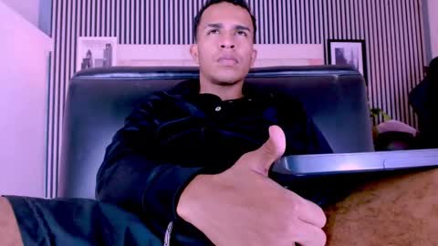 Snapshot of aston_vera chatting on February 24, 1:58 am Aston online show from February 24, 1:58 am